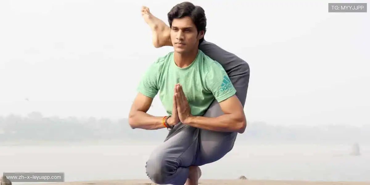 「万人呐喊，千场对决 —— 顶级赛事尽在指尖掌控！⚽立即购票，抢占黄金席位！」